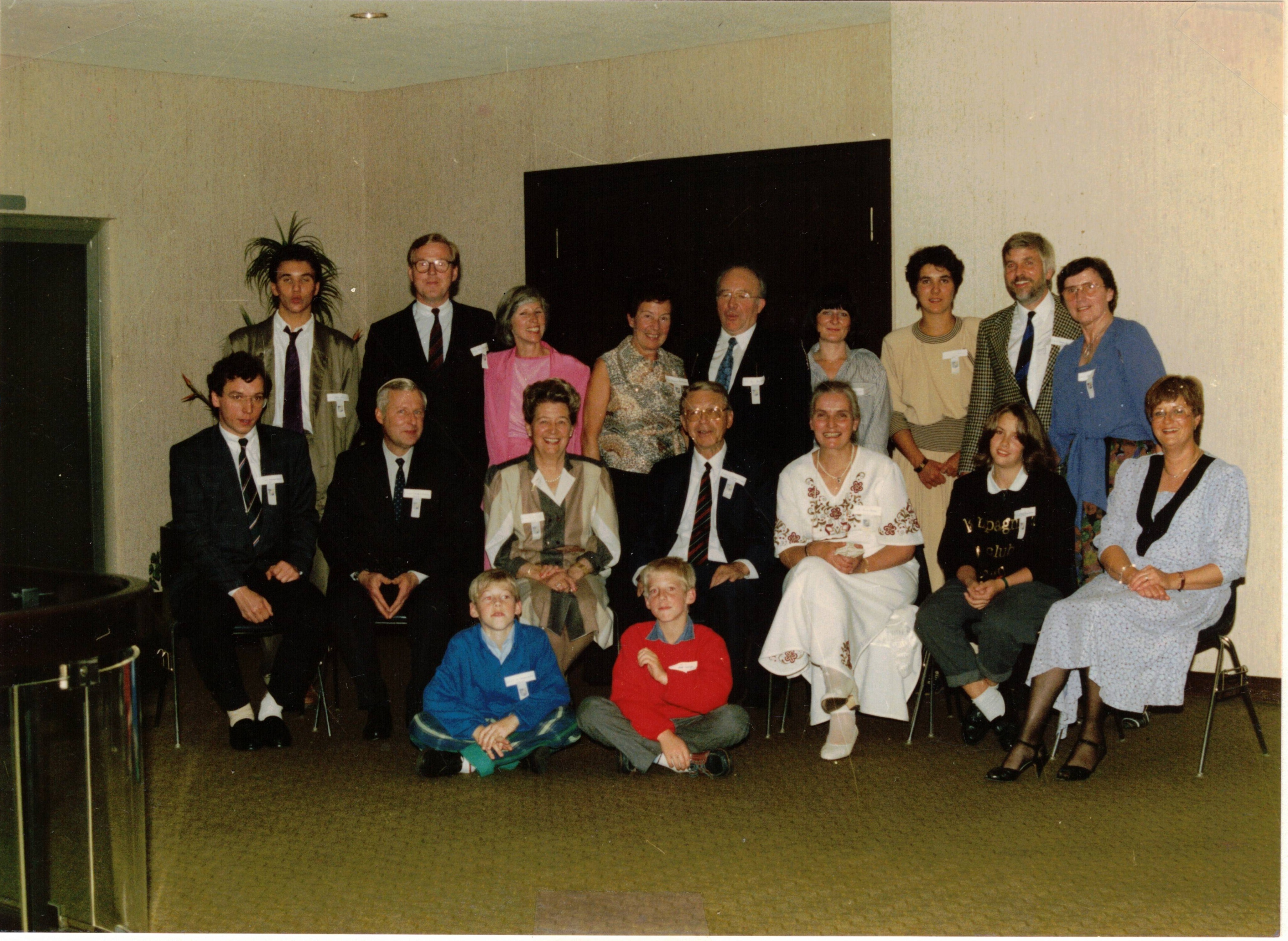 Großes Familienfoto, linke Hälfte